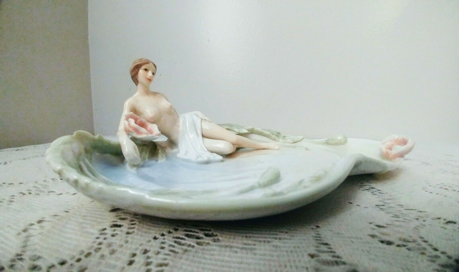 Vtg Art Nouveau Semi-nude Lady Lying Down On Porcelain Vanity Dish W/ Flowers